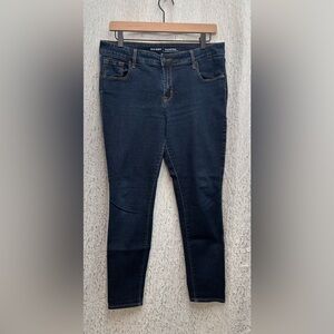 Old Navy Rockstar Mid-Rise Jeans Size 12 Short Dark Wash